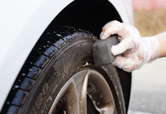 Soft99 DiGloss Kamitoré Tyre Brush