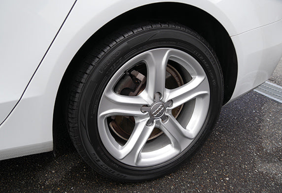 Soft99 DiGloss Black Devil: Semi-Gloss Tyre Wax