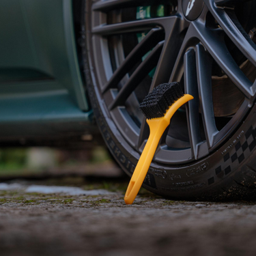 Willy-Willy Tire Brush Work Stuff.