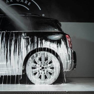 Bersolwax. Fra-Ber. Ceramic car shampoo 1000ml bottle-on a car